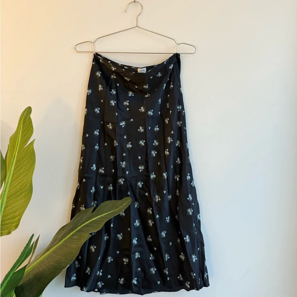 Wilfred Black Midi Skirt with Blue Floral Pattern - Picture 1 of 3